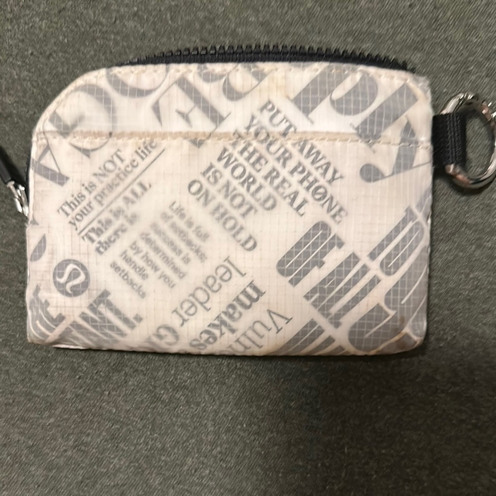 Lululemon Black and White Zip Pouch - Picture 4 of 4